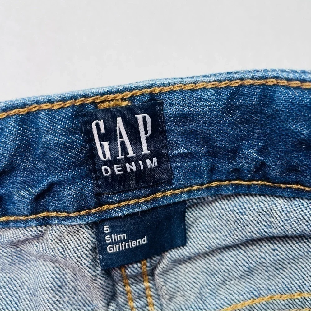 GAP Denim Distressed Girlfriend Jeans in 5 Slim with Adjustable Waist Dark Wash